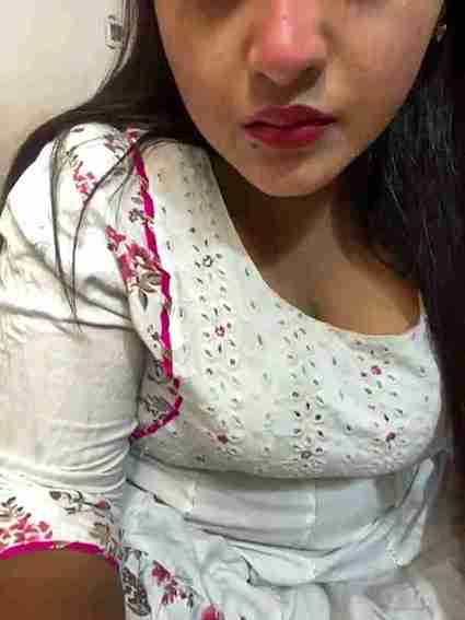 Ayesha Mahi’s Hot Leaked Homemade Clip
