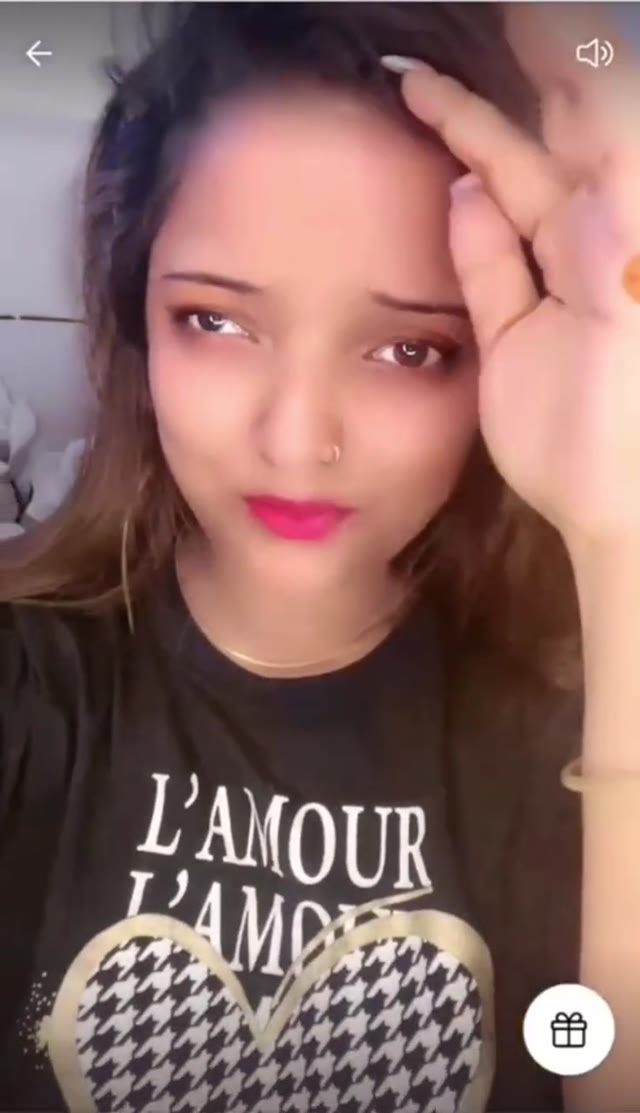 Beautiful Smily Queen Full Topless Boobs Show With Face