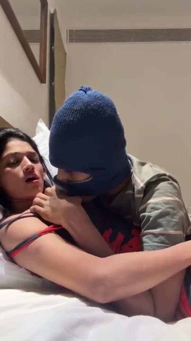 Boobs Out & Sucked – Lavanya Manickam’s Latest Nude XXX Video