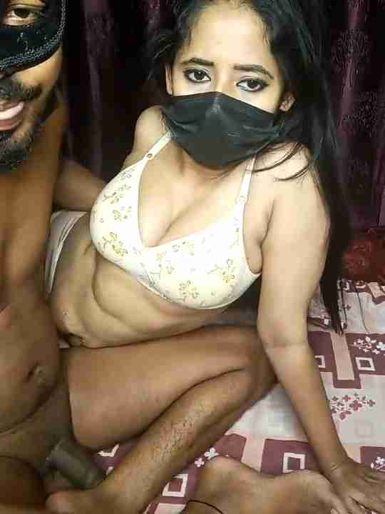 Desi Honey Caught Nude on Live Webcam