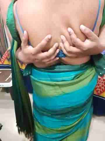 INDIANDESIMATURE – Desi Couple Porn with Hot Nude Bhabi