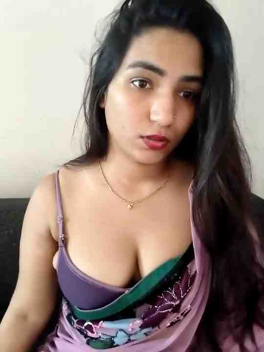 Its_Gayatri: Busty Bhabi Gets Naked & Rides Hard