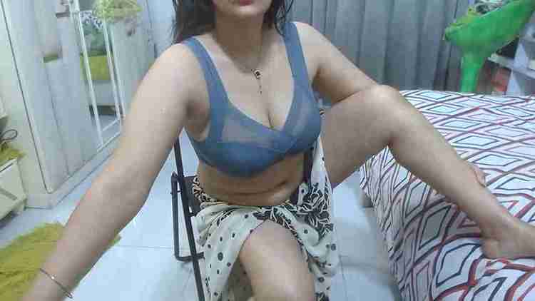 Lovelywife786 Naked and Screaming with Pleasure in Homemade Fuck