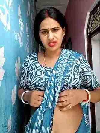 Noughty Bhabhi Live – Hot Desi Wife in Action