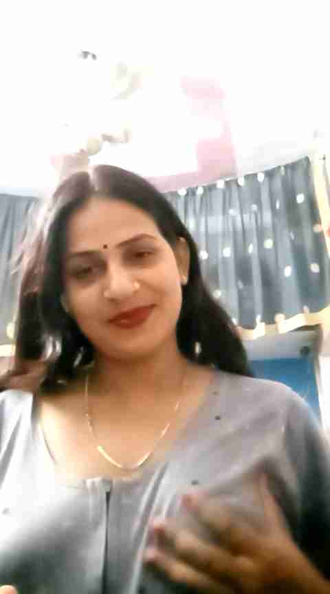Noughty Bhabhi’s Big Boobs on Display – Live Desi Cam