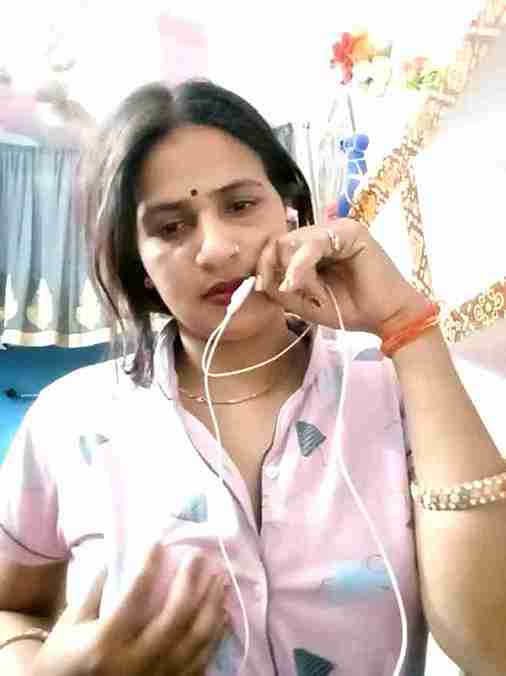 Hot Wife Noughty Bhabhi’s Live Nude Show