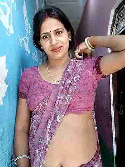 Noughty Bhabhi’s Desi Webcam Tease – Nude and Naughty