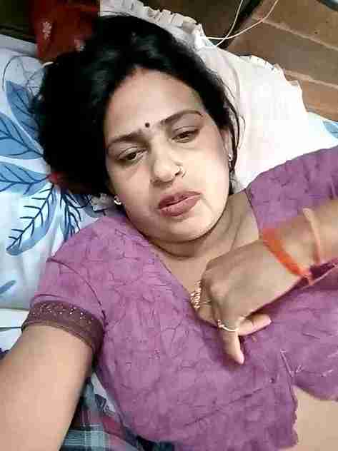 Live Sex with Noughty Bhabhi – Desi Beauty Exposed