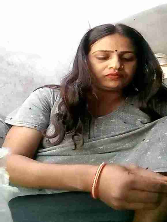 Noughty Bhabhi’s Nude Webcam Adventure – Desi Seduction