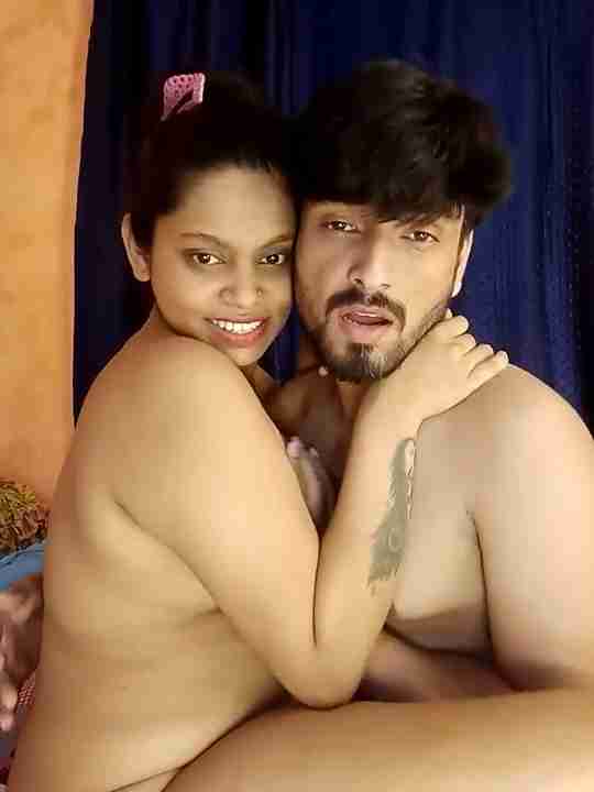Live Porn with Sexy Darlo Siya – Nude Desi Cam Babe Fucking