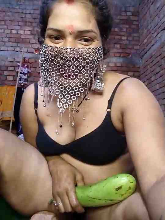 Hot Girl Simaran Shows Her Nude Body