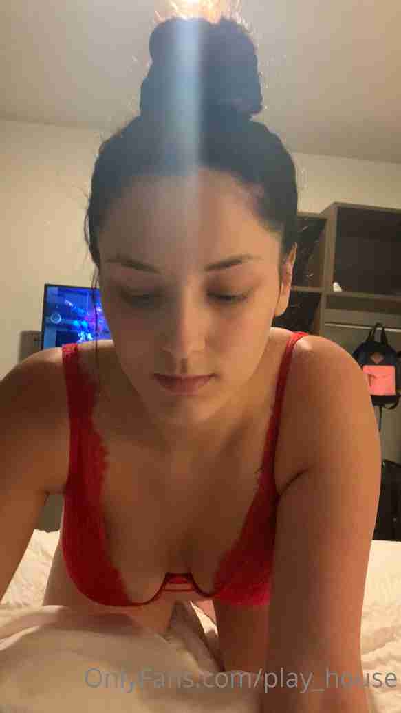Freckles White Beauty Hotwife Swallows Massive BBC Cumshot