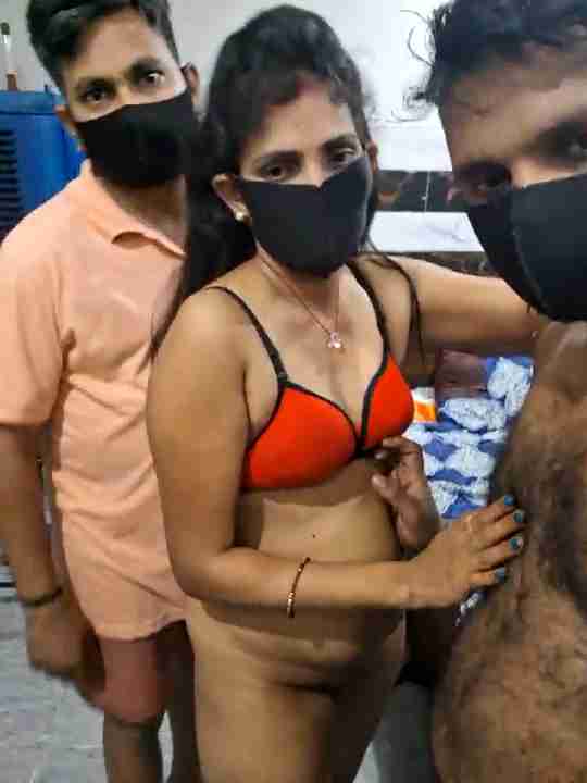 Hot Desi Babe Cute plak01 in XXX Threesome