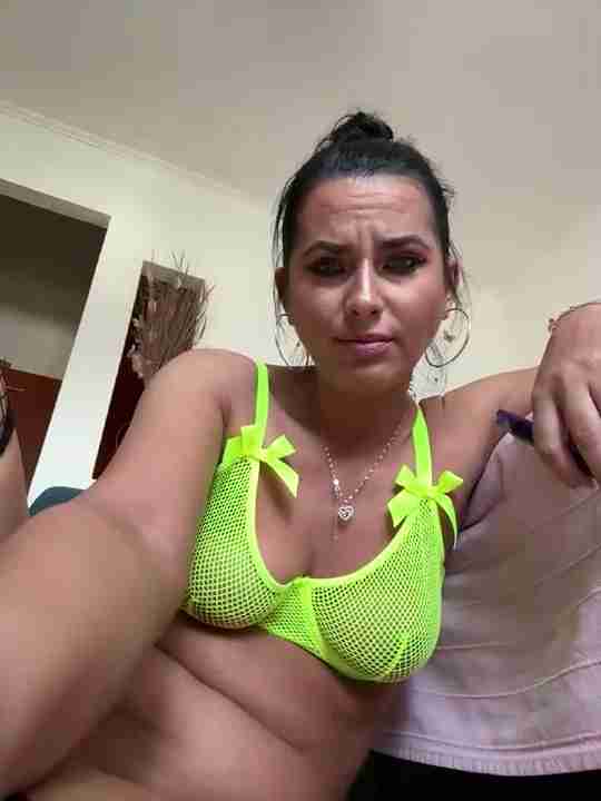 Hotmomcheckk’s OnlyFans Leaked Livecam Video