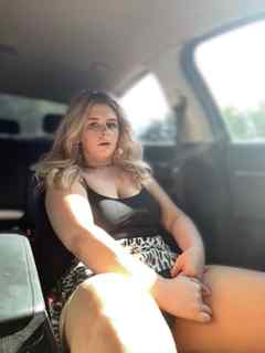 Love_Bri Solo Car Tease with Dildo in Tight Shorts