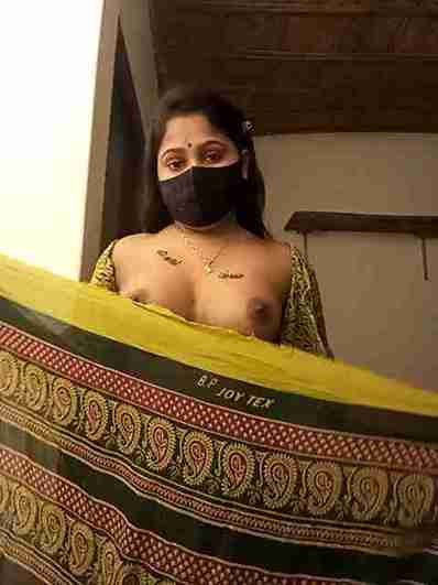 Puspita – Saree Babe Gets Naked and Wild