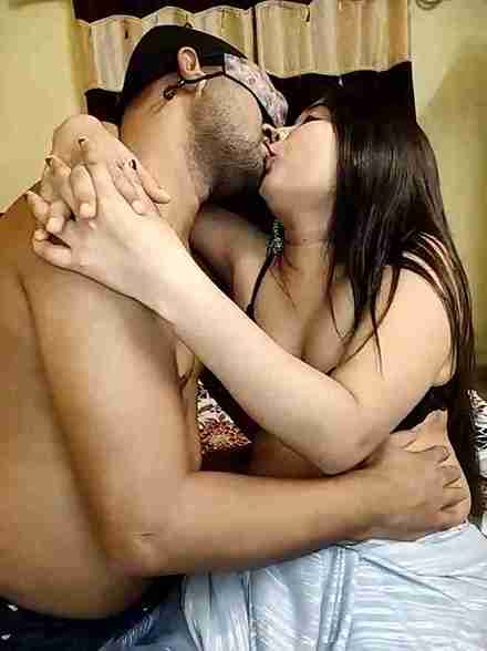 SEXY MONA JI – Naked Desi Girl on Live Cam