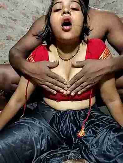 Your Hoty Bhabhi Live on Cam – Indian Wife’s Nude