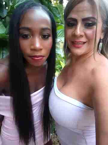anita1976 Webcam Group Sex With Hot Babes