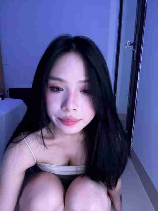 csck2025 Sexy Chinese Babe Shows Hot Figure In Solo Cam