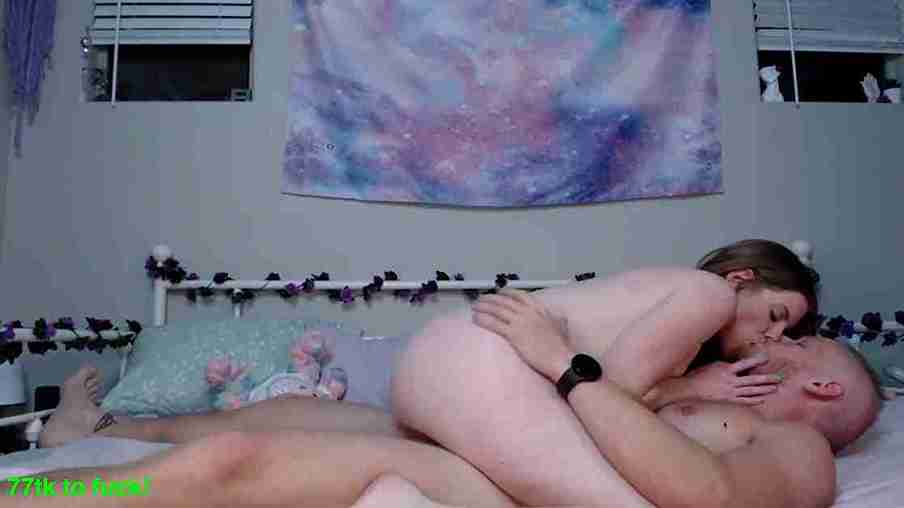 sexy nude show from hot milf itsnikkisweet on livecam