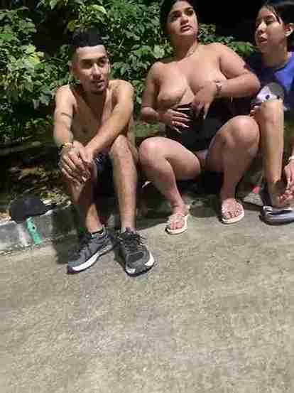 royalgirls_x Public Roadside Blowjob with Lucky Boy