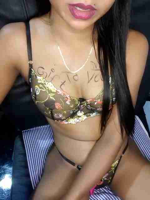 ashavindi_hot Horny White Babe Shows Hot Body