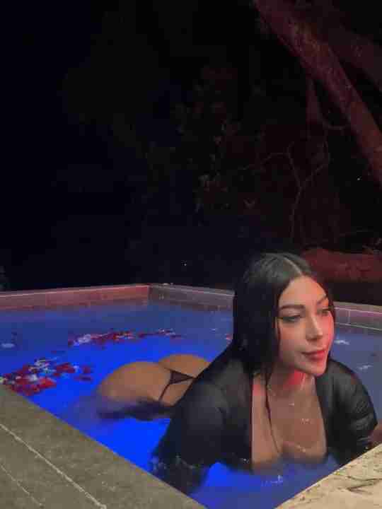 dakota_lee wild swimming fuck with sexy body and hot figure on webcame