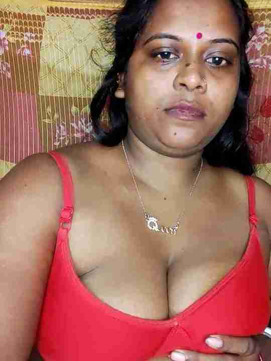 hot_show desi girl gets wild on webcame