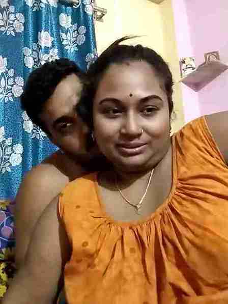 Sexy Hot Body Indian Bhabi Cam Show hotbhabi966