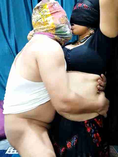 Romantic Couple raajsingh5566 Loves Loud Fucking on Cam
