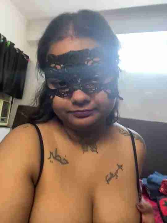 Hot Wife Caught Fucking on Webcame with sexybu