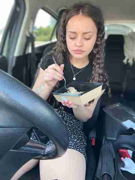 Angelina Teller hot babe naked in car webcam strip solo play
