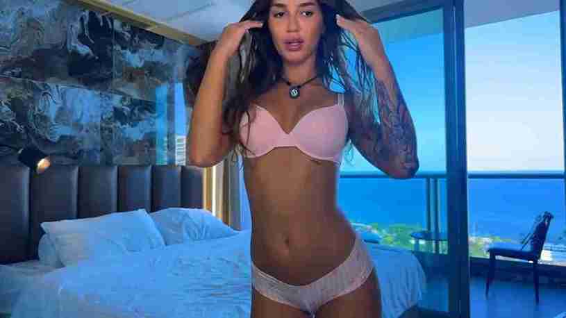 Carolyn_Smith Hot Nude Webcam White Babe Gets Pussy Fucked