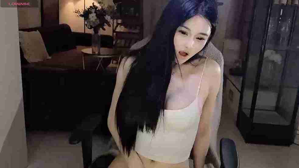 Irene Chinese Doll Babe Nude Webcam Strip Fucked On Live Cam