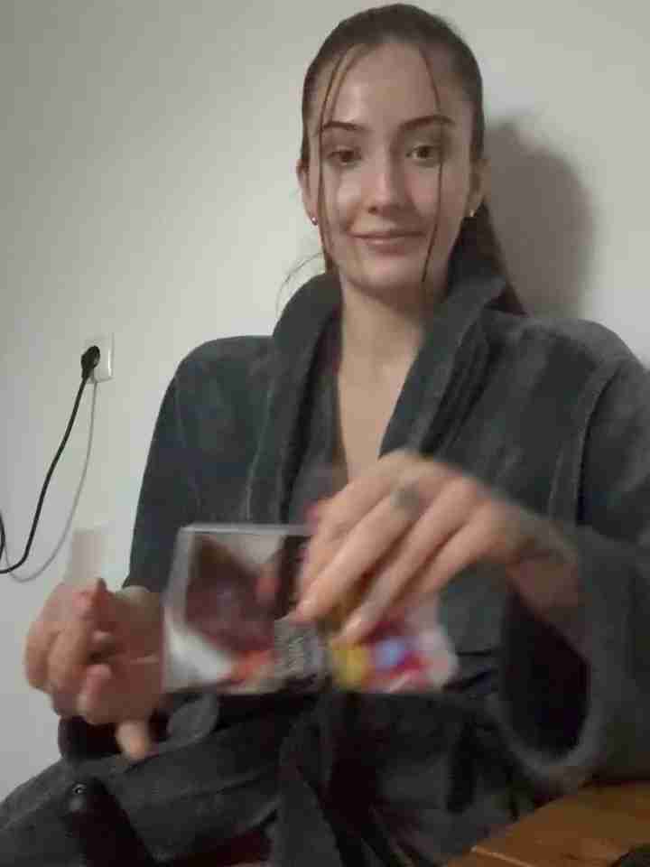 Sugarlina horny beauty girl nude cam toy fucked live