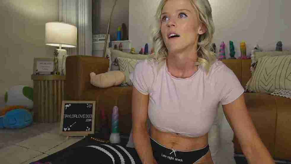 Taylorlove303 Nude Webcam Sexy Babe Live Fucking And Sex Show