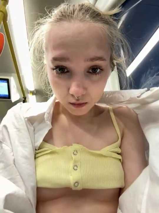 bambi_lu sexy babe naked fucking and stripping on hot live cam session