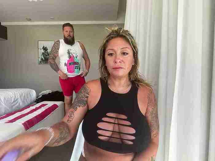 Bossyroxy84 busty wife fucked at home in hot nude webcam stream