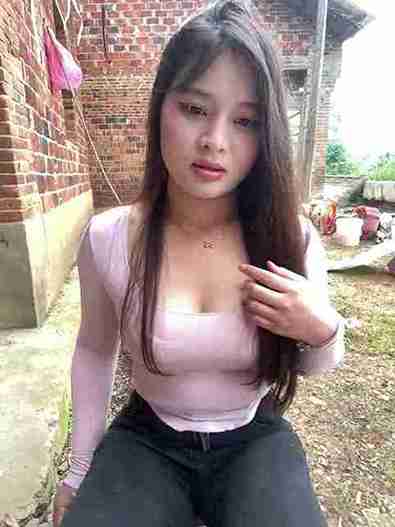 chenyu dazzling beauty lights up hot live webcam show