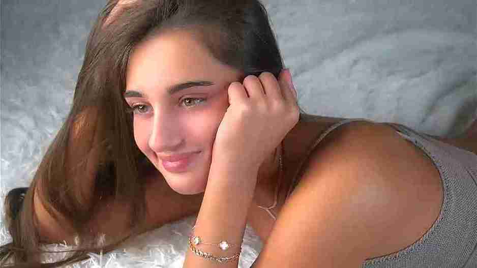 czamabech sexy white babe nude webcame strip leaked porn live cam