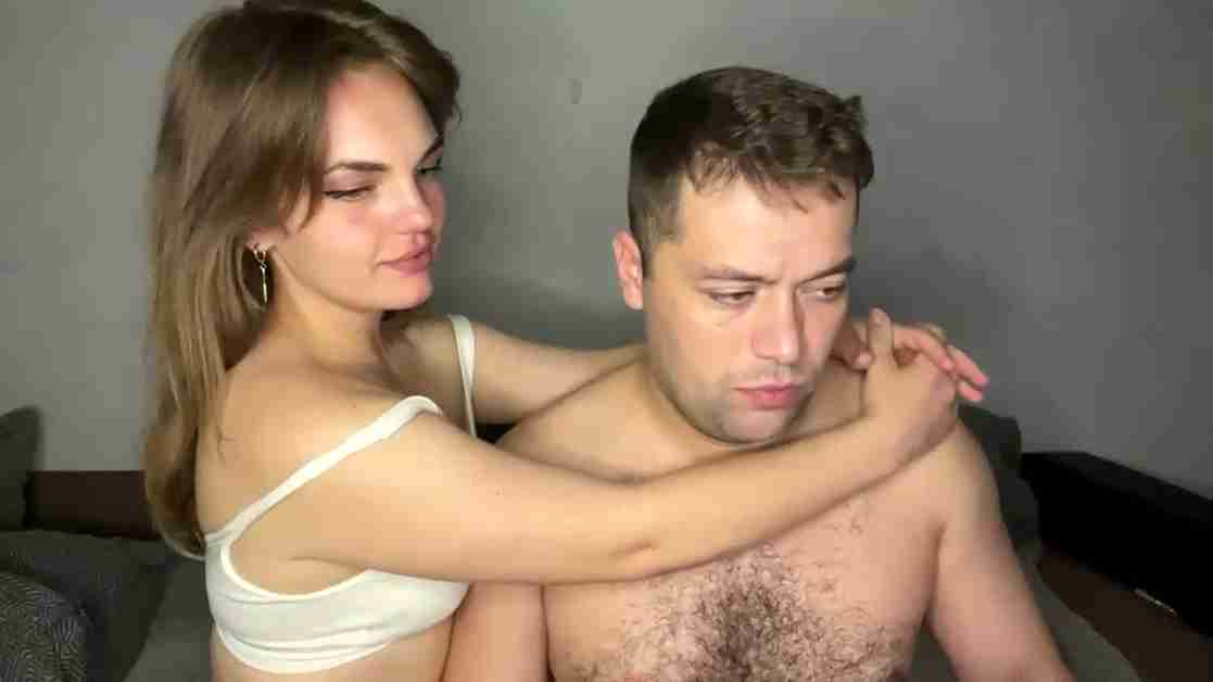 Deeplookscouple horny girlfriend nude webcam live cam anal fun