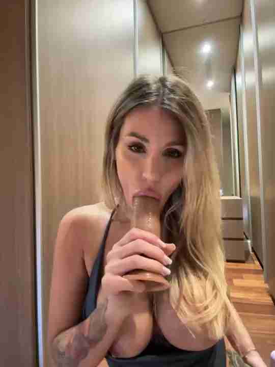 jasminesummer hot figure babe riding cock and showing big boobs