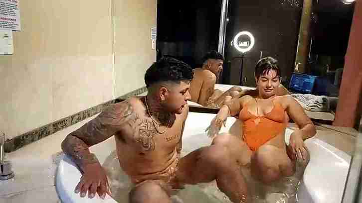 Nude shower fucking with mariposa_2323 bathing her hot body