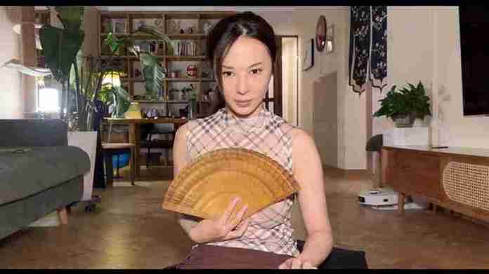 meowLili horny korean model strips nude live on webcame for fans