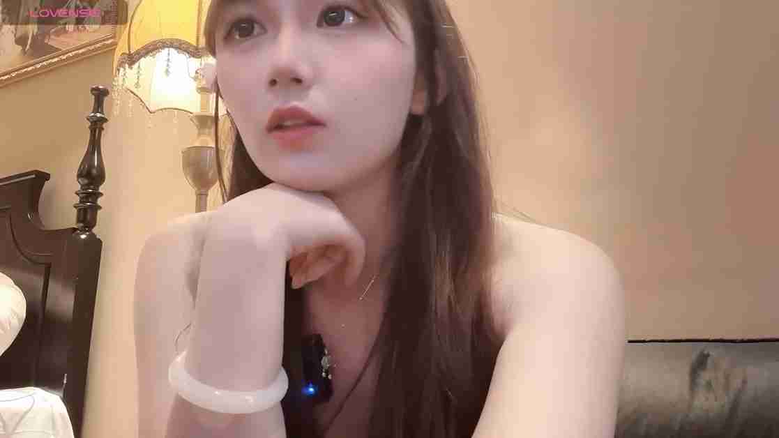 qqqq0808 sexy nude chinese babe live webcam show