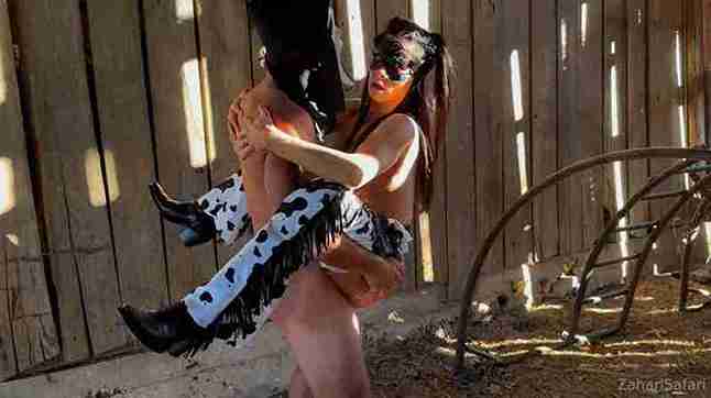 Ghostface barn fuck with realhotwife zaharisafar nude xxx video