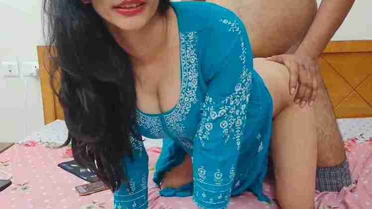 BOMBSHELL_BAE erotic strip and nude webcam cam play