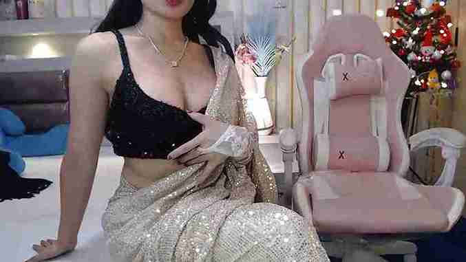 Kriti Khanna horny milf nude webcam fun naughty strip tease live