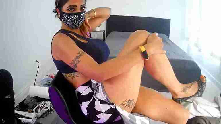 Ravishing_Roma horny anal babe nude fucked hard in webcam live cam play